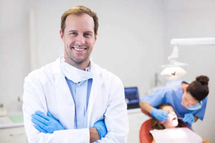 friendly-dentist-in-office.jpg