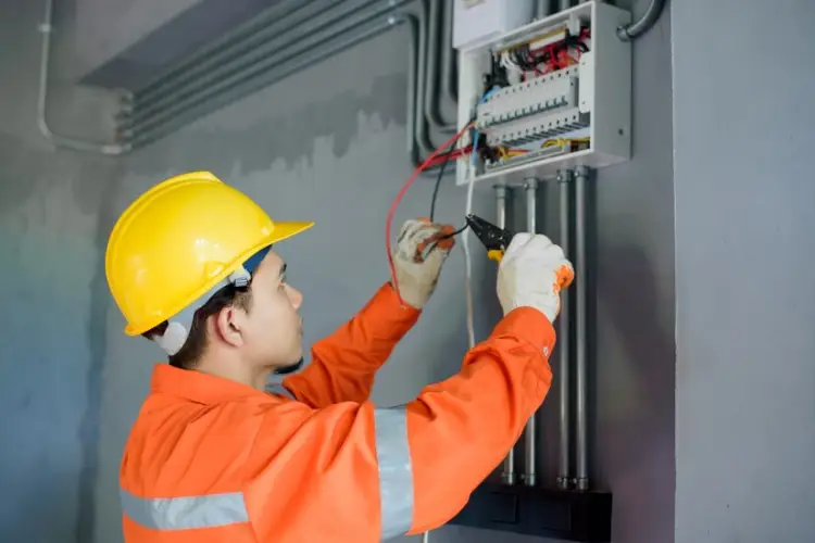 asian-male-electricians-inspect-electrical-systems-buildings_140555-696.jpg
