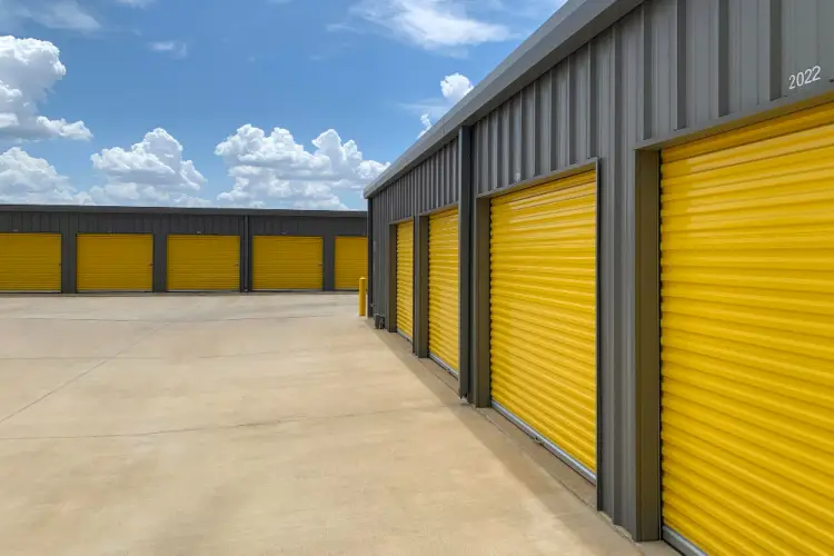 yellow-door-storage-units-outdoor-complex.jpg