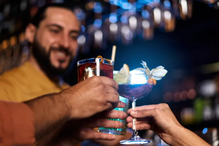 drinks-cheers-happy.jpg