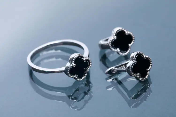 silver-clover-ring-and-earrings-set.jpg