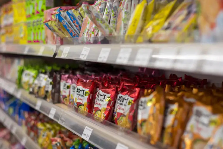 shelf-of-asian-instant-noodles-in-supermarket.jpg