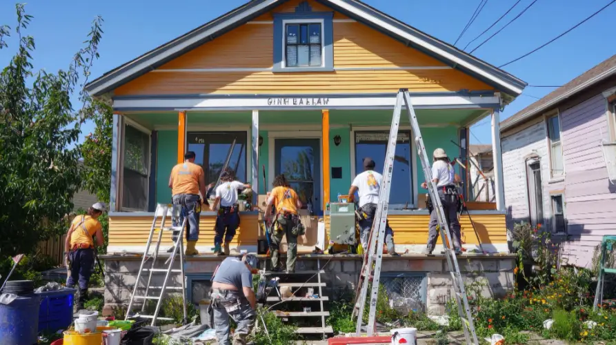 team-exterior-house-painting-project.jpg