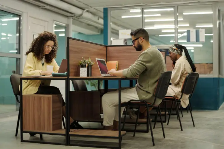 focused-work-zones-in-modern-coworking-space.jpg