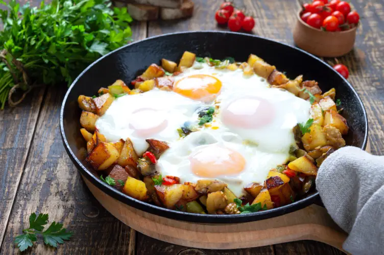 breakfast-skillet-eggs-and-potatoes-rustic-style.jpg