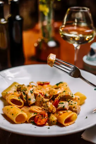 paccheri_pasta_with_seafood_white_wine.jpg