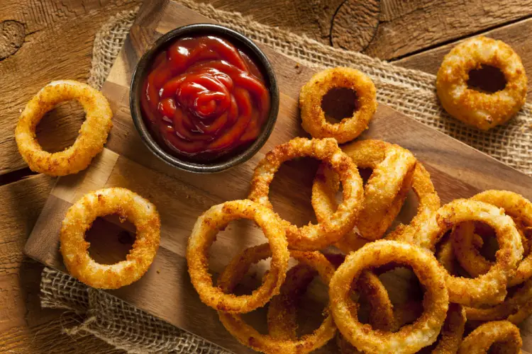 crispy-onion-rings-with-ketchup-dipping-sauce.jpg