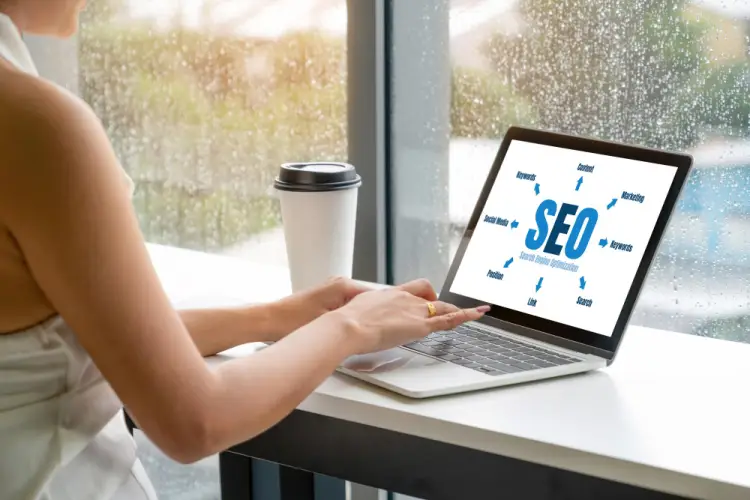 woman-reacding-seo-blog.jpg