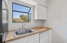 Freshly renovated, 2 Bedrooms, 2 Bathrooms - photo 5 / 5