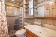 Beautiful 2000 sq. ft. Retreat Available End of January! - photo 5 / 6