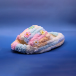 Cozy Fluffy House Slides for Women Where Softness Meets Bold Design - photo 3 / 6