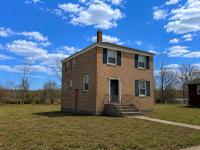 AS-IS Investor Opportunity with Huge Equity Potential - photo 2 / 6