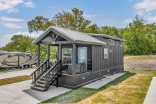 Fully tape and textured   1 bed 1 bath with loft  Front porch - Household listing in Tampa