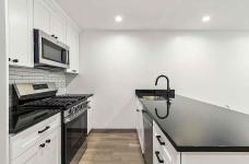 1 bedroom & 1 bathroom apartment - photo 2 / 5